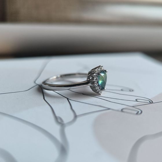 Серебряное кольцо с мистик топазом 0.801ct