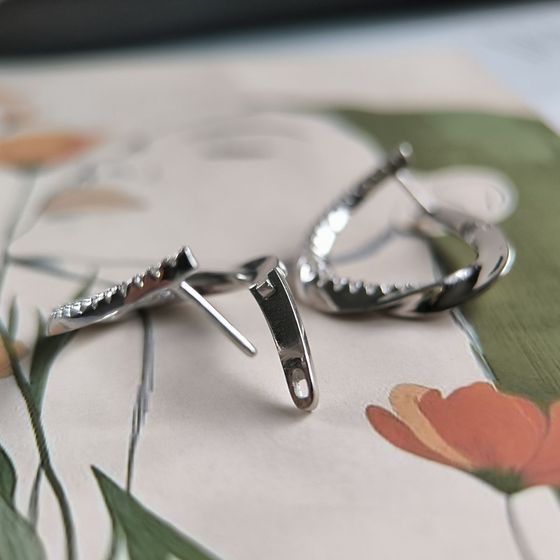 Серебряные серьги с фианитами Серебряные серьги с фианитами