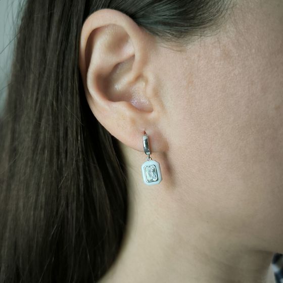 Серебряные серьги с фианитами, емаллю