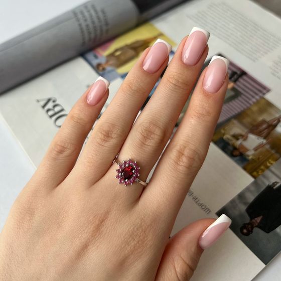 Серебряное кольцо с гранатом 1.467ct, рубином