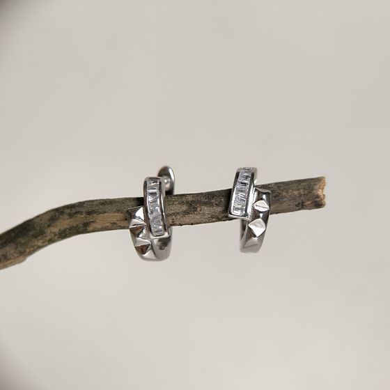 Серебряные серьги с фианитами