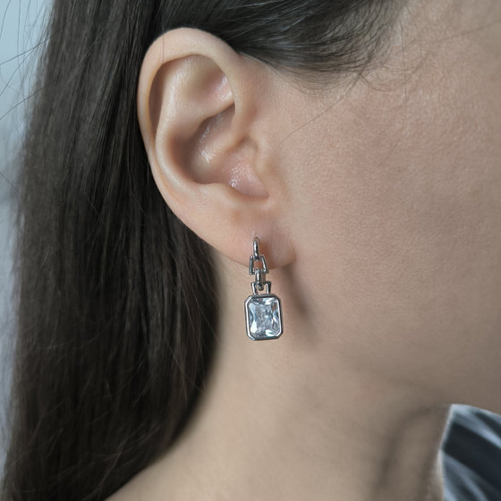 Серебряные серьги с фианитами