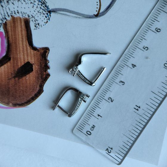 Серебряные серьги с фианитами Серебряные серьги с фианитами