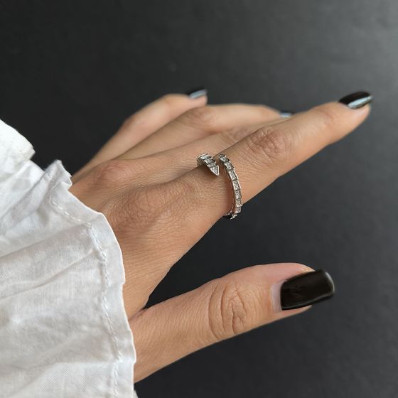 Серебряное кольцо с фианитами