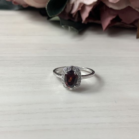 Серебряное кольцо с гранатом 1.4ct