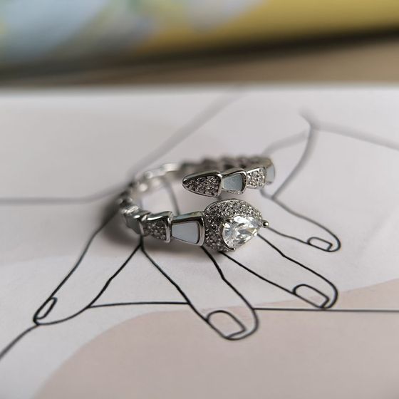 Серебряное кольцо с перламутром