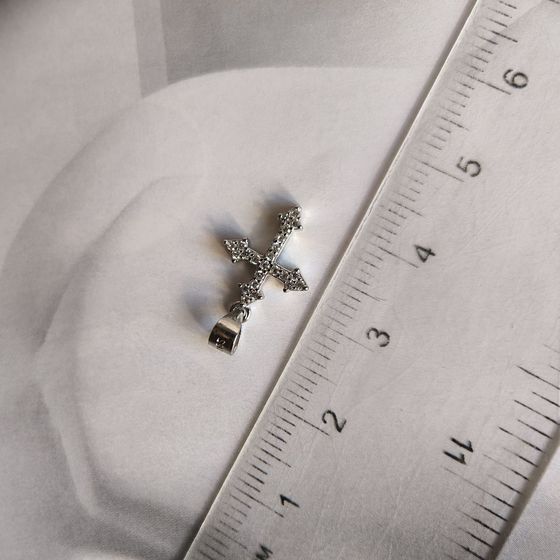 Серебряный крестик с фианитами