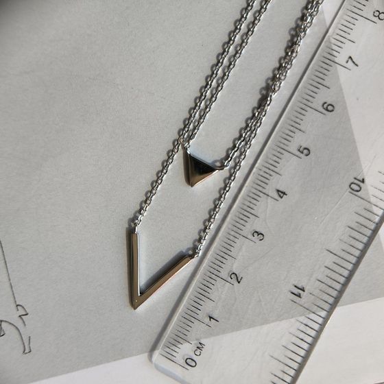 Серебряное колье без камней