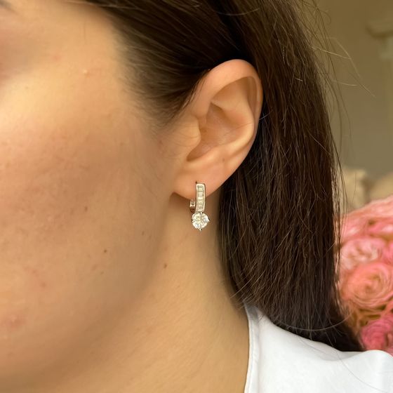 Серебряные серьги с фианитами
