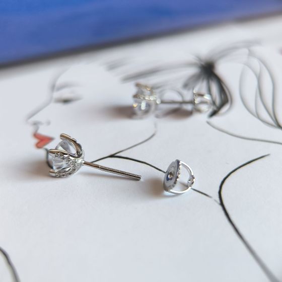 Серебряные серьги с фианитами