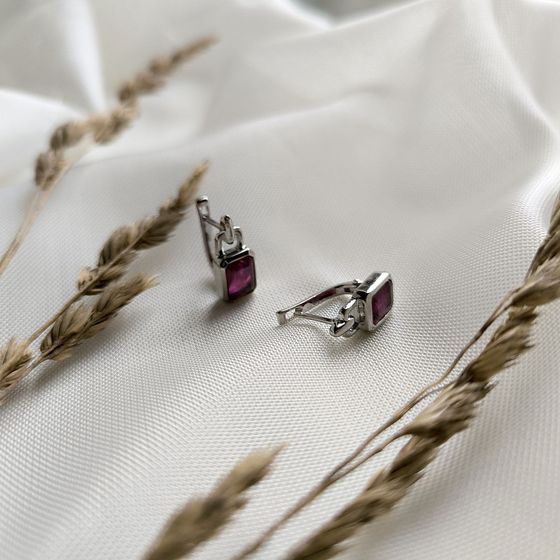 Серебряные серьги с рубином 4.315ct