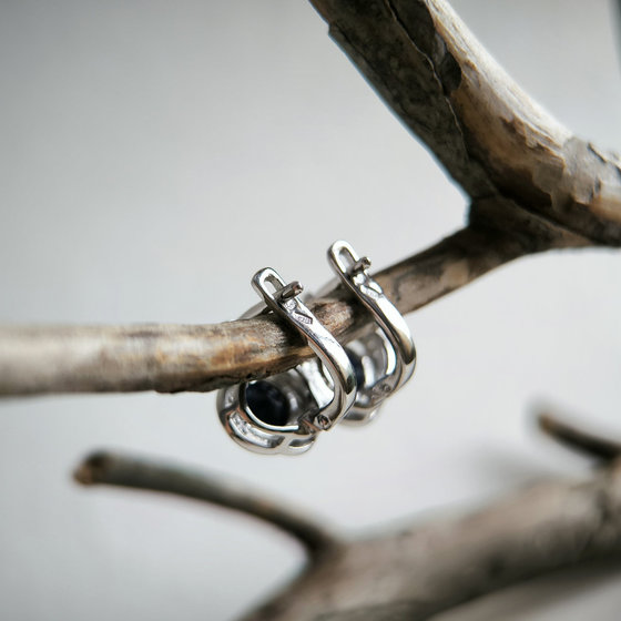 Серебряные серьги с сапфиром 3.31ct, фианитами