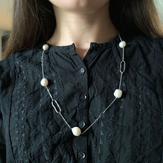 Серебряное колье с жемчугом барочным