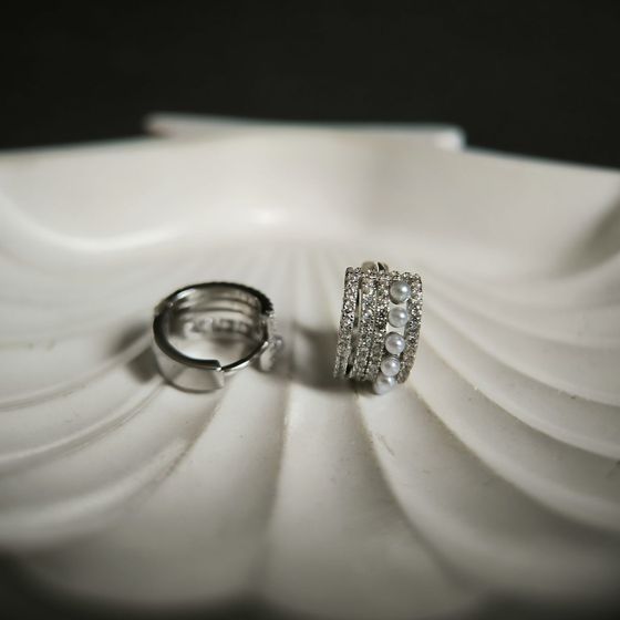 Серебряные серьги с жемчугом, фианитами