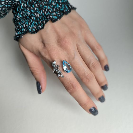 Серебряное кольцо с топазом 6.173ct
