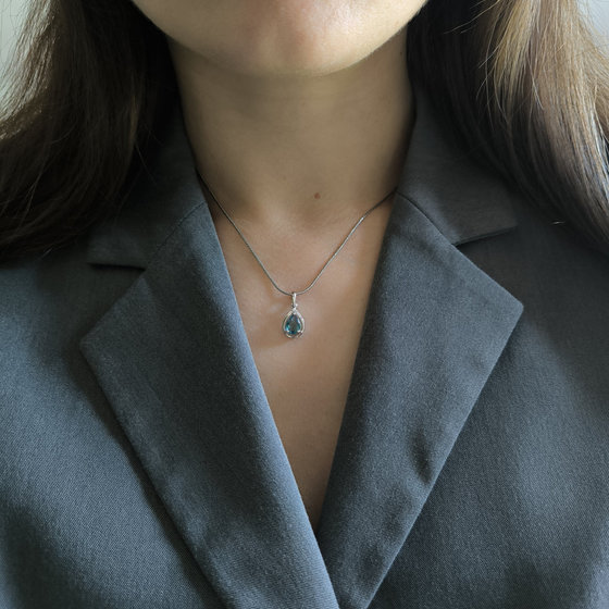 Серебряная подвеска с топазом Лондон Блю 0.844ct, фианитами