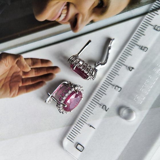 Серебряные серьги с рубином 7.87ct, фианитами