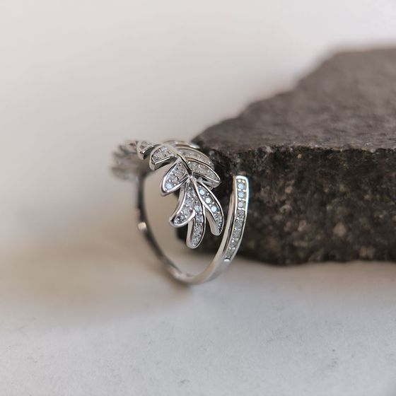 Серебряное кольцо с фианитами