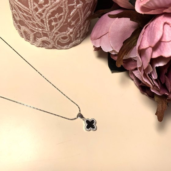 Серебряная подвеска с емаллю