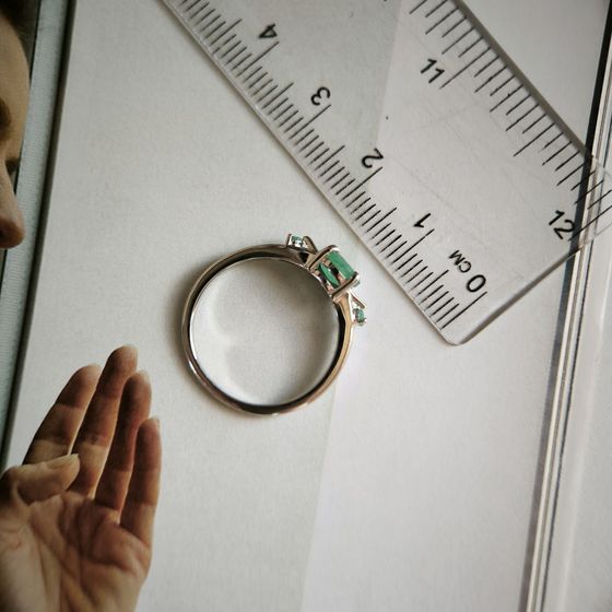 Серебряное кольцо с изумрудом 0.808ct