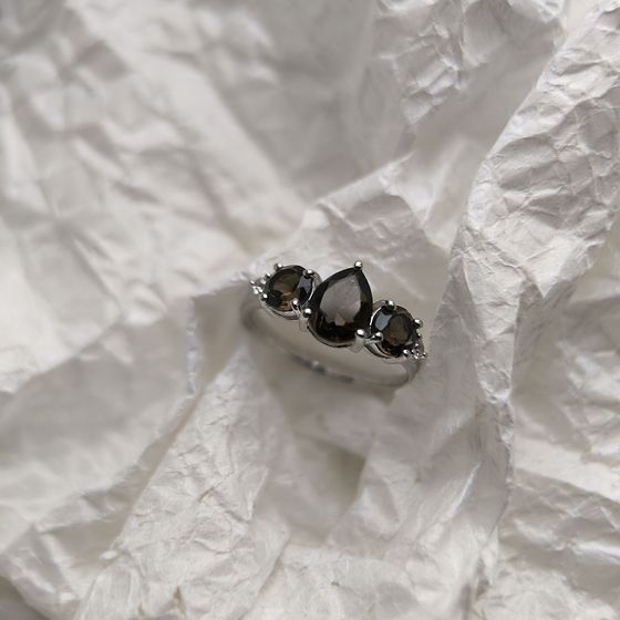 Серебряное кольцо с раухтопазом (дымчатым кварцем) 1.949ct, фианитами