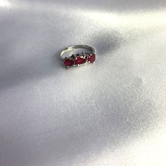 Серебряное кольцо с рубином 2.071ct