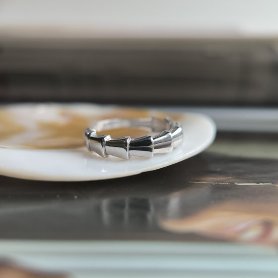 Серебряное кольцо без камней