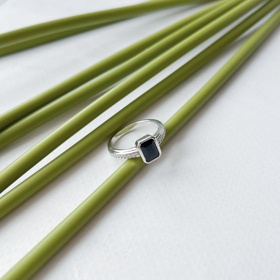 Серебряное кольцо с сапфиром 1.627ct