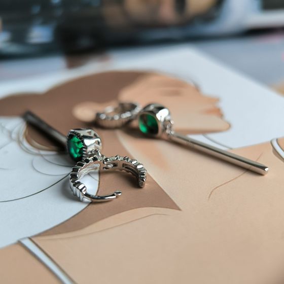 Серебряные серьги с изумрудом nano 1.892ct