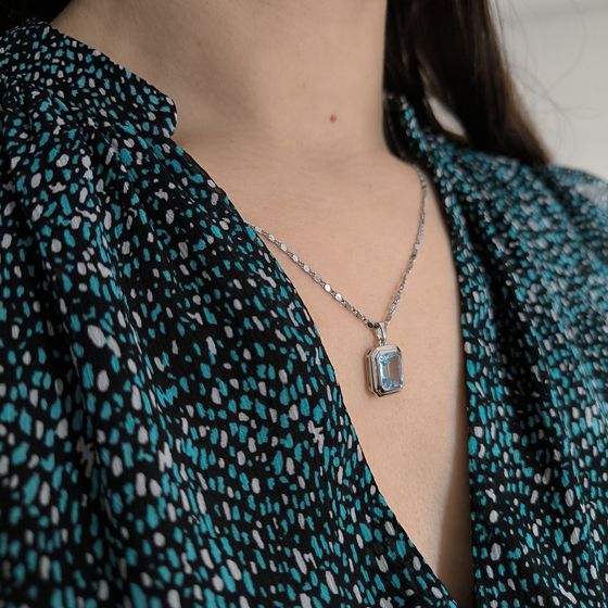 Серебряная подвеска с топазом 3.86ct