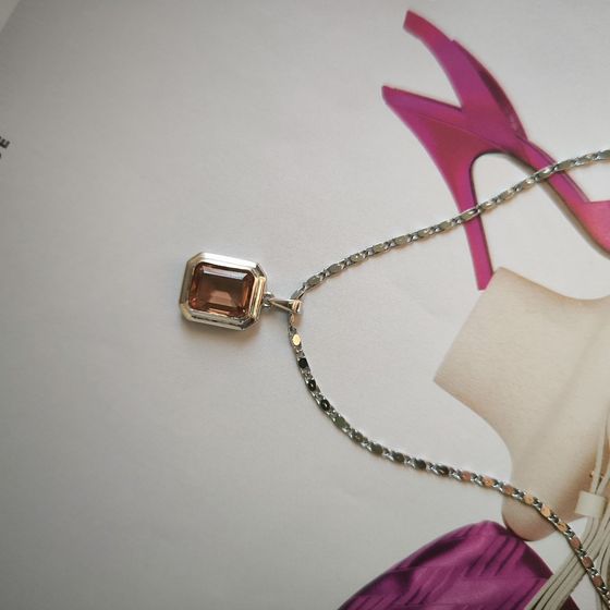 Серебряная подвеска с султанитом 3.275ct