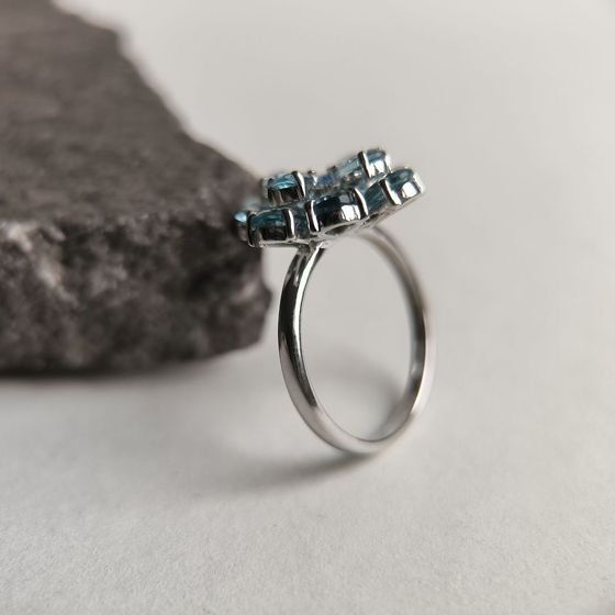 Серебряное кольцо с топазом Лондон Блю, топазом