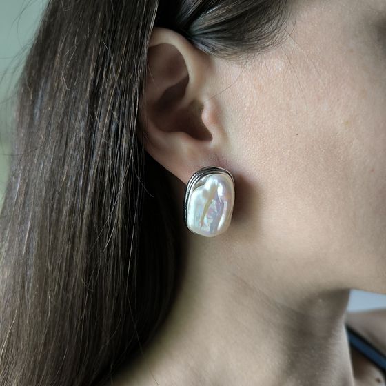 Серебряные серьги с жемчугом барочным, фианитами