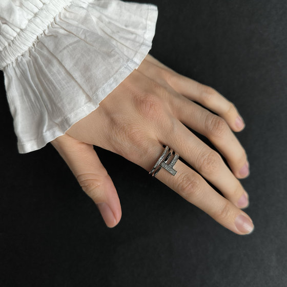 Серебряное кольцо с фианитами