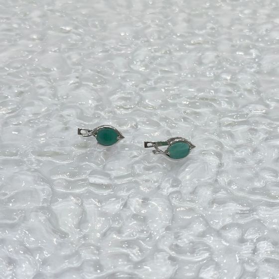 Серебряные серьги с изумрудом