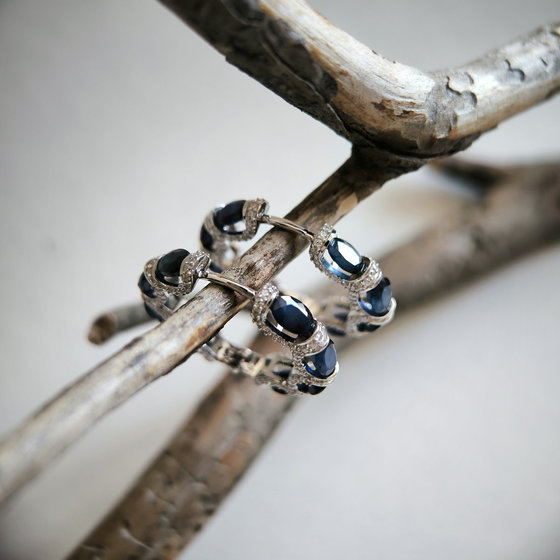 Серебряные серьги с сапфиром 12.763ct, фианитами