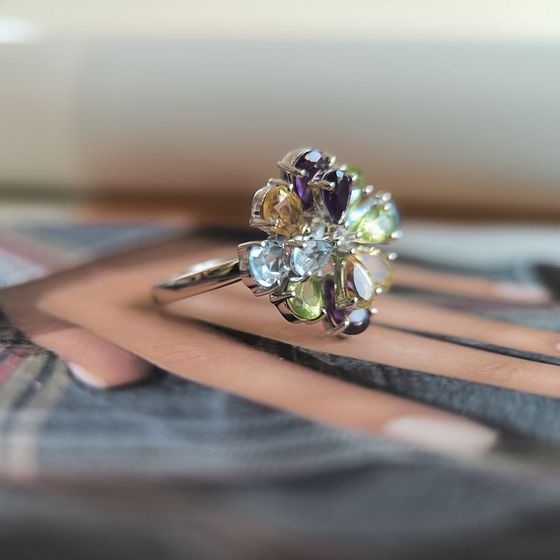 Серебряное кольцо с аметистом 4.128ct, цитрином, хризолітом, топазом