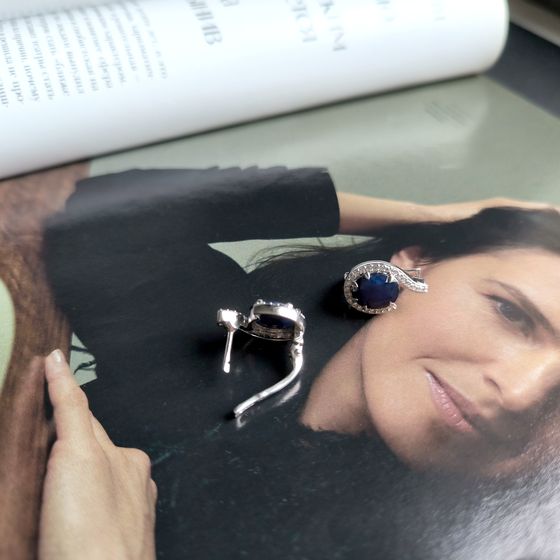 Серебряные серьги с сапфиром 7.667ct, фианитами