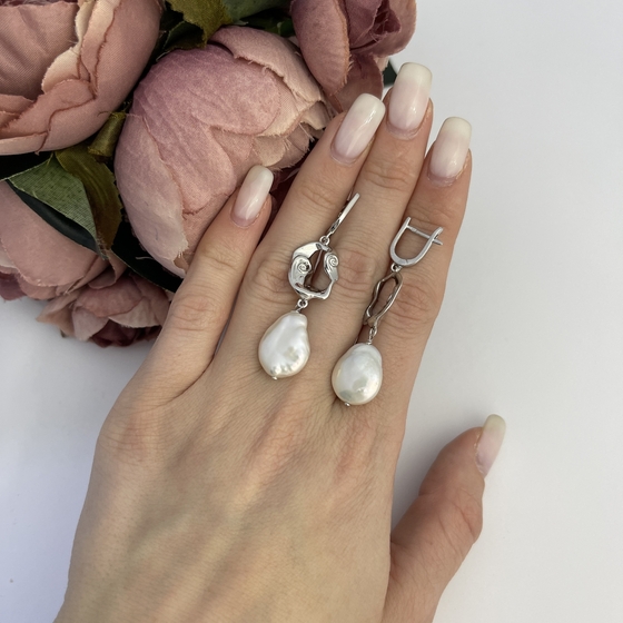 Серебряные серьги с жемчугом барочным Серебряные серьги с жемчугом барочным