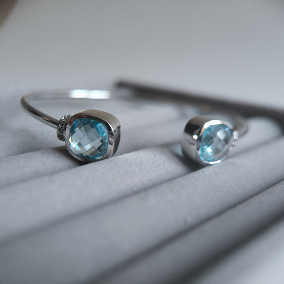 Серебряный браслет с топазом 9.716ct, фианитами