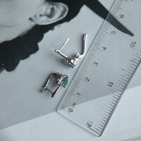 Серебряные серьги с мистик топазом 3.951ct