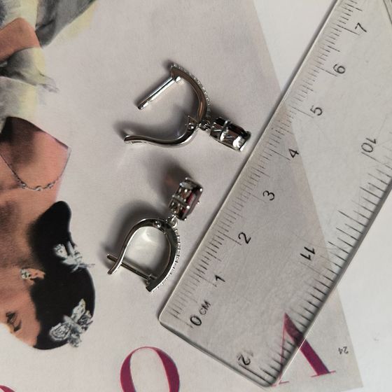 Серебряные серьги с гранатом 2.605ct