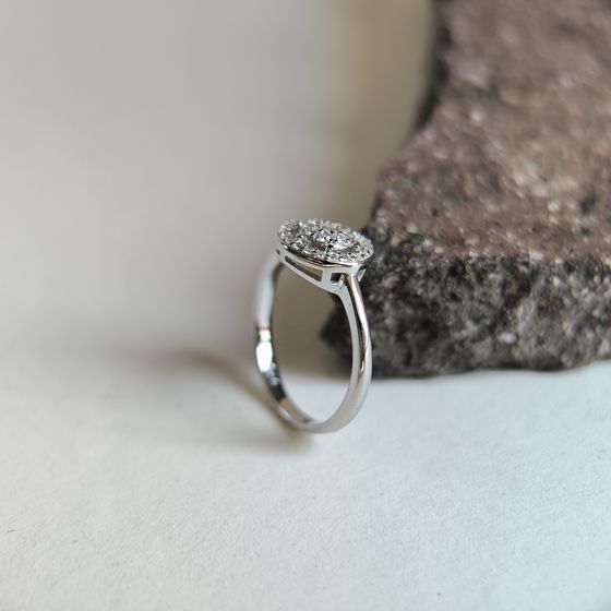 Серебряное кольцо с фианитами