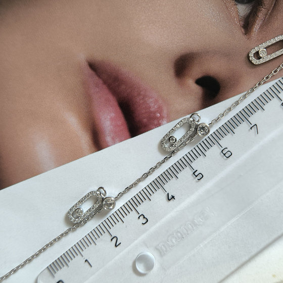 Серебряное колье с фианитами