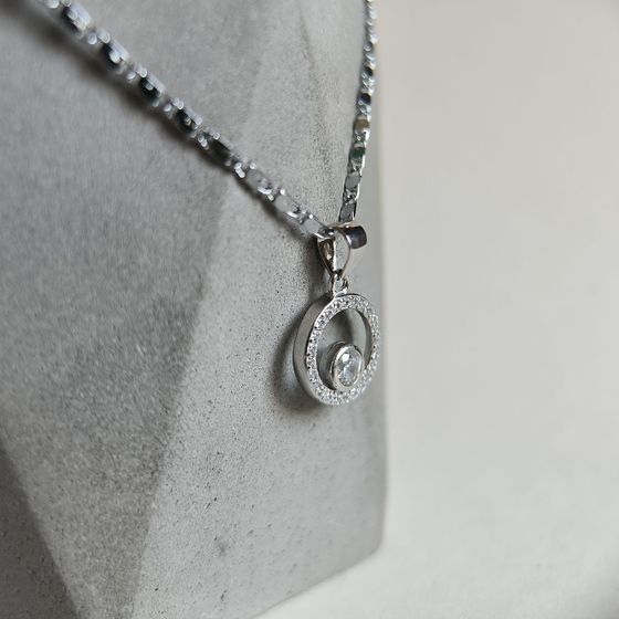 Серебряная подвеска с фианитами