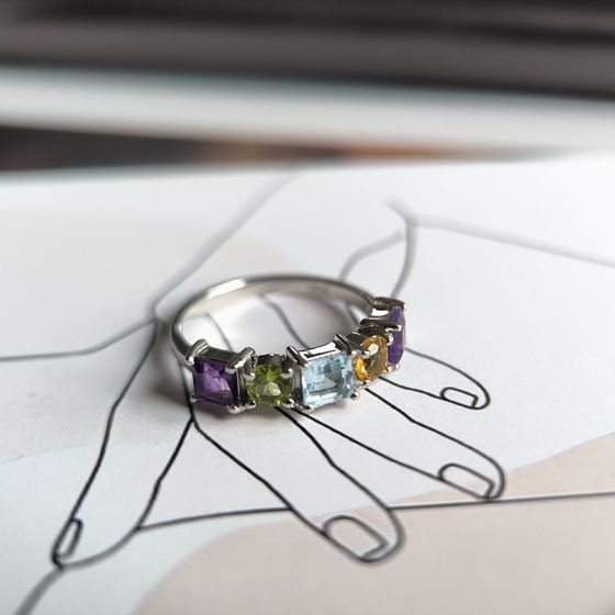 Серебряное кольцо с аметистом, топазом, цитрином, хризолітом