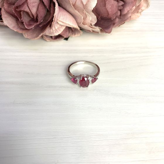 Серебряное кольцо с рубином 2.562ct
