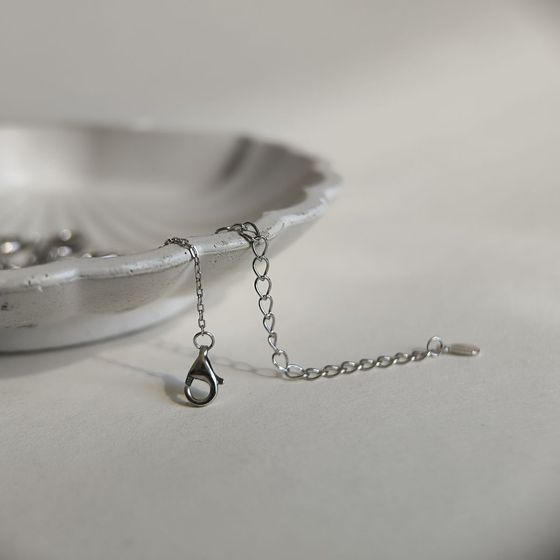 Серебряное колье без камней