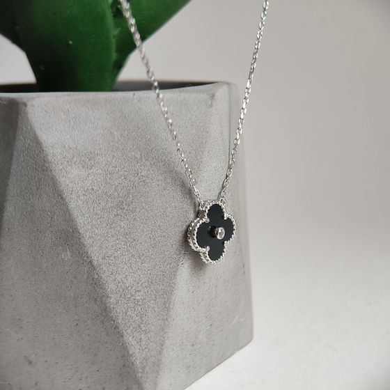 Серебряное колье с ониксом, фианитами