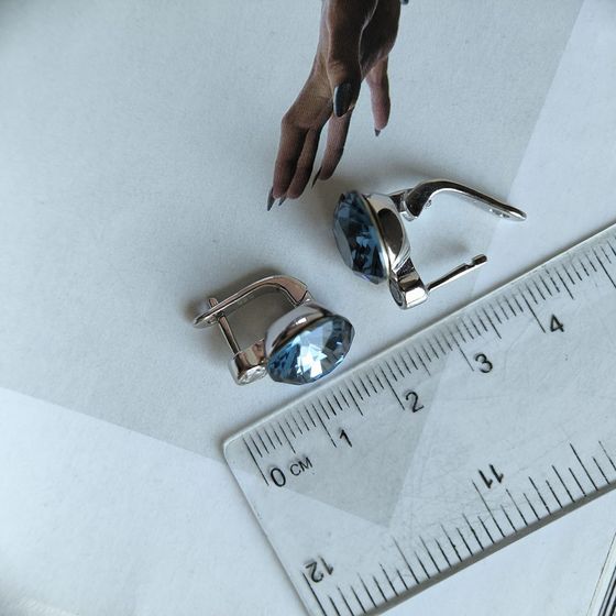 Серебряные серьги с фианитами